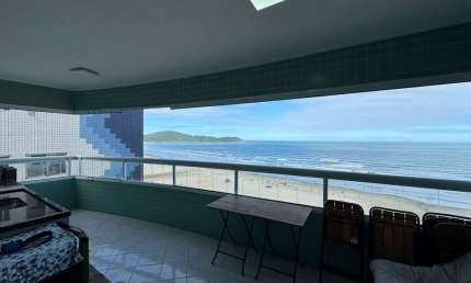 Aparatamento de 3 dormitórios com vista total para o mar com 3 vagas demarcadas