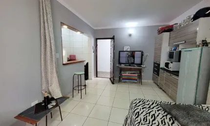 Kitnet de Frente para a Praia: VISTA MAR - 30m² de Conforto!