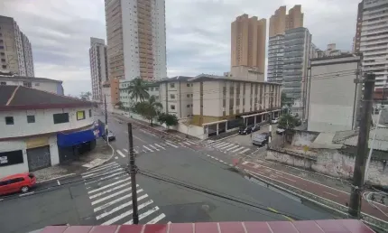 Apartamento no Boqueirão - 200 metros do mar - 01 dormitório com SACADA!