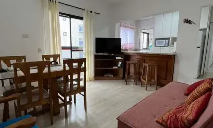 Apartamento amplo na guilhermina 2 dormitórios 1 suíte 200 metros da praia
