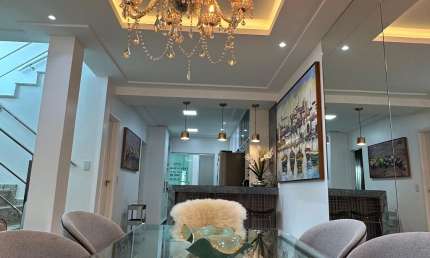 Casa 4/4 com 2 Suítes e Área Gourmet em Lauro de Freitas – Modernidade e Sofisticação