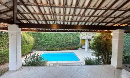Casa Completa em Condomínio de Alto Padrão em Buraquinho!