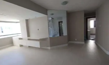 Cobertura Duplex de 3/4 com piscina, no Caminho das Arvores