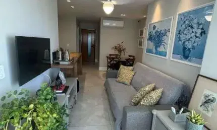 Apartamento - 2/4 com suíte - 70m² - andar alto - caminho das árvores