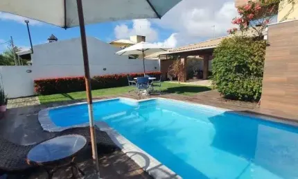 CASA EM CONDOMÍNIO - 4 QUARTOS COM 2 SUÍTES - JACUÍPE - MOBILIADA