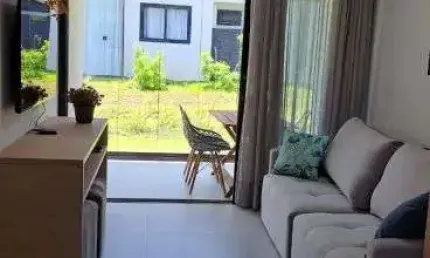 APARTAMENTO - 2/4 COM SUÍTE - 55M² - PORTEIRA FECHADA - PRAIA DO FORTE