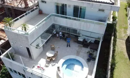 CASA ALTO PADRÃO - 6 QUARTOS SENDO 5 SUÍTES - ENERGIA SOLAR - ALPHAVILLE 2