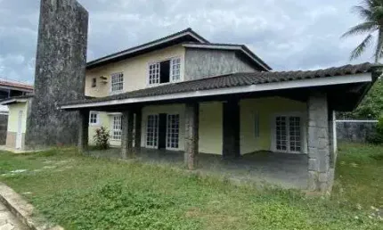 CASA LINDISSIMA - 5 QUARTOS SENDO 3 SUÍTES - ITAPUÃ