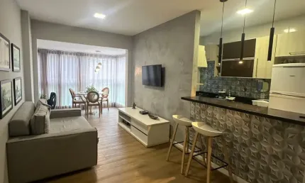 Belíssimo apartamento de 2/4, na barra bem próximo a praia