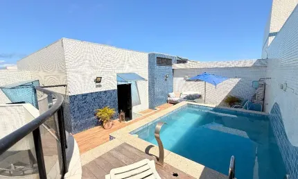 Belíssima cobertura duplex de 2 suítes vista mar em armação