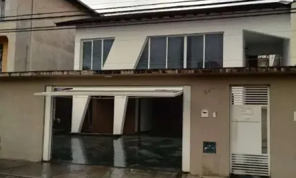 CASA DE BAIRRO COM 3 DORMITÓRIOS E UMA SUÍTE, VILA SUISSA - MOGI DAS CRUZES