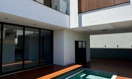 SOBRADO EM CONDOMINIO FECHADO COM 3 SUÍTES - MOSAICO ESSENCE