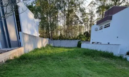 Terreno à venda na Estrada Beija-Flor, 415, Botujuru, Mogi das Cruzes
