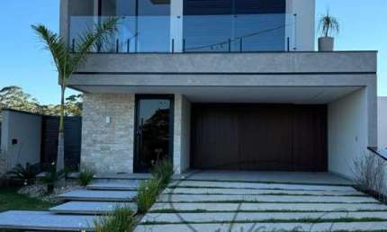 Casa á venda no Condominio Bella Citta com 4 súites sendo