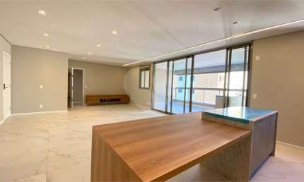 Apartamento com 3 quartos para locação em Jardim Elite - SP