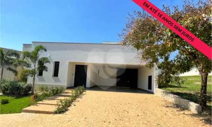 Condomínio com 3 quartos à venda em Monte Alegre - SP