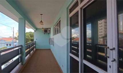 Casa com 4 quartos à venda ou para locação em Centro - SP