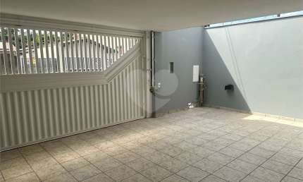 Casa com 3 quartos à venda em Jardim Astúrias I - SP
