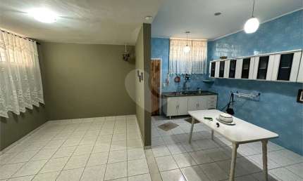 Casa com 2 quartos para locação em Cidade Alta - SP