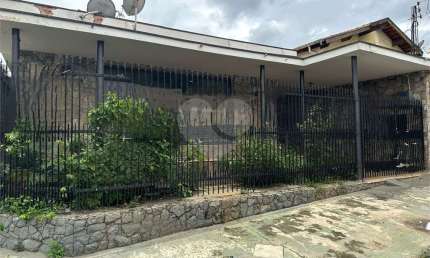 Casa com 3 quartos para locação em Cidade Alta - SP