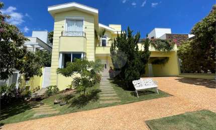 Casa com 4 quartos para locação em Monte Alegre - SP