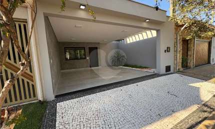 Condomínio com 3 quartos à venda em Água Branca - SP