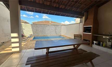 Casa com 3 quartos à venda ou para locação em Residencial Portal Da Água Branca - SP