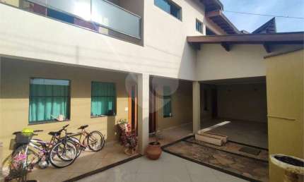 Condomínio com 4 quartos à venda em Jardim Caxambu - SP