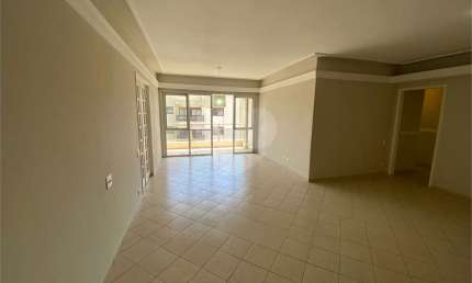 Apartamento com 3 quartos para locação em Jardim Elite - SP