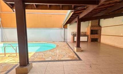 Casa com 3 quartos para locação em Nova Piracicaba - SP