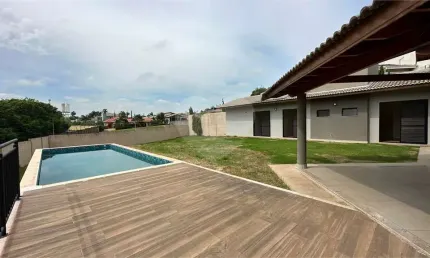 Condomínio com 3 quartos à venda ou para locação em Campestre - SP