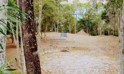 Terreno em Condomínio Fechado, plano pronto para construir, com área de lazer e lago para pescaria!