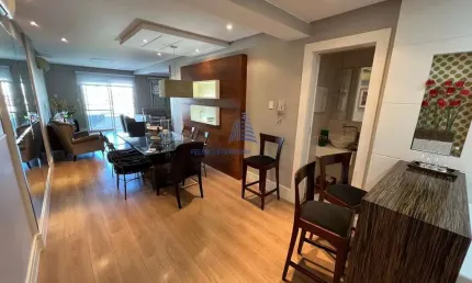 Apartamento de 3 suítes, lavabo, sacada, 3 vagas de garagem, mobiliado