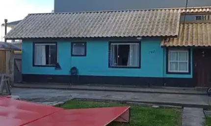 Casa no bairro Carianos, aceito carro no negócio Florianópolis/SC