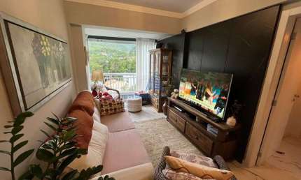 Apartamento de 3 dormitórios, todo reformado e mobiliado, bairro Itacorubi