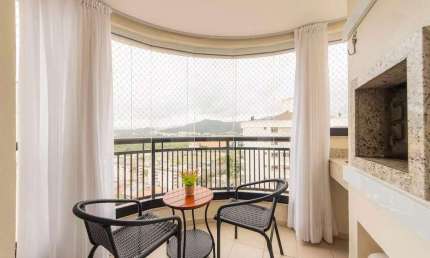 Apartamento Alto Padrão em Trindade, 3 dormitórios, andar alto, vista livre, 2 vagas de garagem, estilo clube