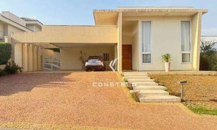 Casa térrea à venda no condomínio Mont Blanc Residence.
