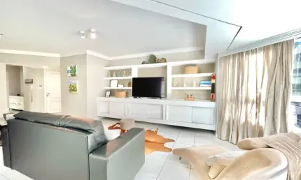 Apartamento vista e quadra mar na praia mais desejada em balneario camboriu