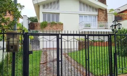 Casa com 3 quartos à venda na Rua Manauê, 78, Vila Assunção, Porto Alegre
