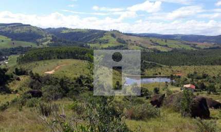 Sítio com 2 dormitórios à venda, 240000 m² por R$ 2.500.000,00 - Dos Silvas - Morungaba/SP
