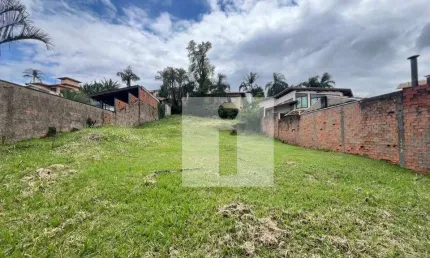 Terreno a venda no condomínio San Conrado em Sousas.