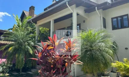 Casa a venda no Condomínio Jardim Botânico em Sousas-Campinas