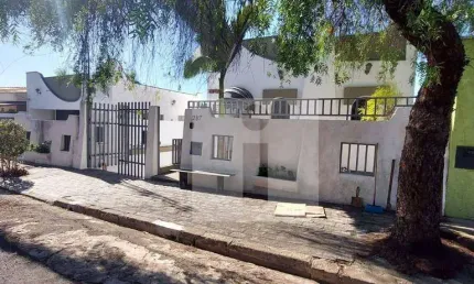 Casa com 3 quartos para alugar na Rua Ismael Carlos, 287, Vila Sônia (Sousas), Campinas