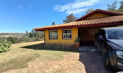 Casa térrea com 3 quartos para alugar em valinhos/sp