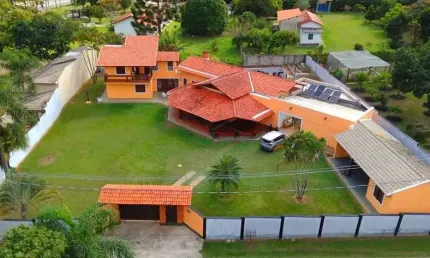 Chácara / sítio com 4 quartos à venda na Zona Rural, Sarapuí  por R$ 1.038.000