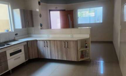 Casa para Locação em Indaiatuba, JARDIM REGENTE, 3 dormitórios, 1 suíte, 2 banheiros, 2 vagas