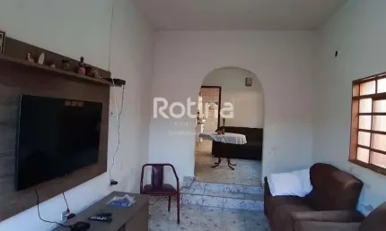 Casa à venda, 3 quartos, Osvaldo Rezende - Uberlândia/MG - Rotina Imobiliária