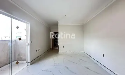 Apto no Santa Mônica, acabamento de primeira, elevador, 2quartos(suíte) ótima localização.