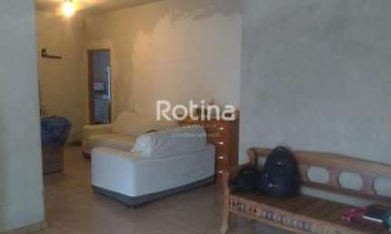 Casa à venda, 3 quartos, Centro - Uberlândia/MG - Rotina Imobiliária