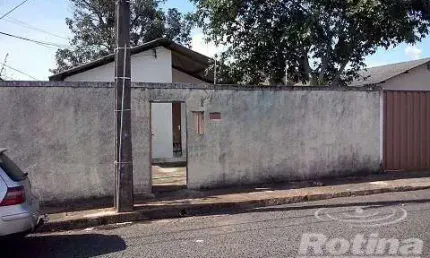 Casa à venda, 3 quartos, Santa Rosa - Uberlândia/MG - Rotina Imobiliária